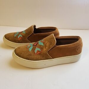 Roper Darcy Aztec  .sz 5 1/2. Metallic suede leather. Slip on. Embroidery